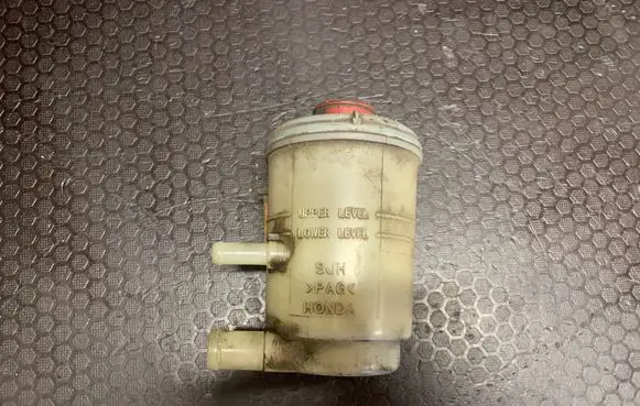 Honda FR-V Brake fluid reservoir 53701