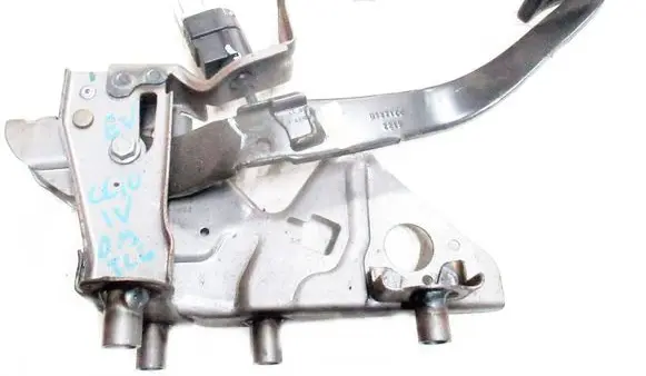 Renault Clio IV Pedal assembly 0137144 2215