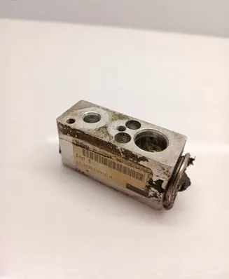 Renault Scenic III - Grand scenic III Air conditioning (A/C) expansion valve N670254E478 TD377
