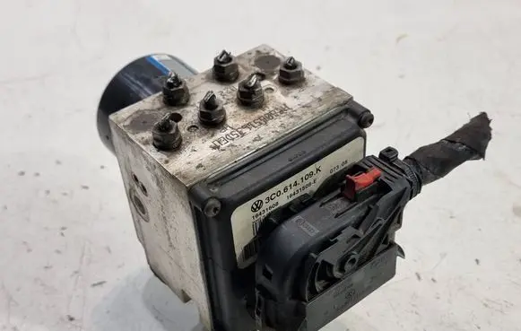 Volkswagen PASSAT B6 ABS Pump 3C0614109K