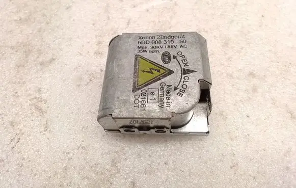 BMW X5 E53 Headlight ballast module Xenon 5DD00831950