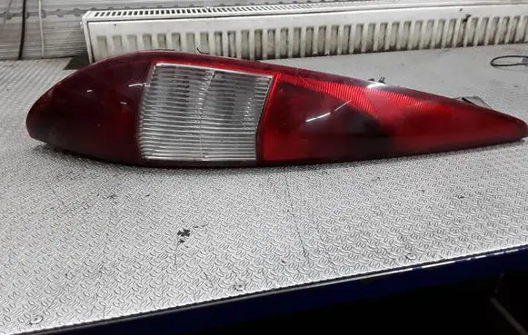 Ford Mondeo Mk III Rear/tail lights 1S7113405C