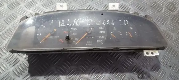 Mazda 626 Speedometer (instrument cluster)