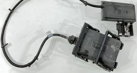 Cadillac Escalade IV Fuse box set 23119639 84114437 86323800603230