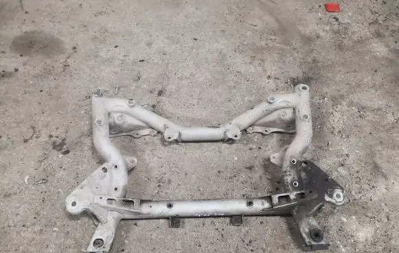 Mercedes-Benz CLS C218 X218 Front subframe 2186280157 A2186280157