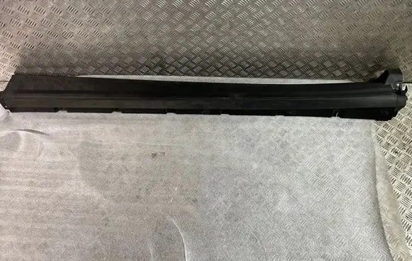 Maserati Levante Sill 670040335SX