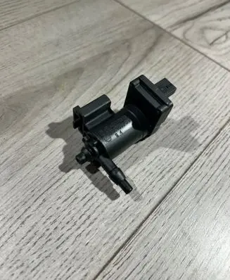 Mercedes-Benz CLK A209 C209 Turbo solenoid valve A2038000478