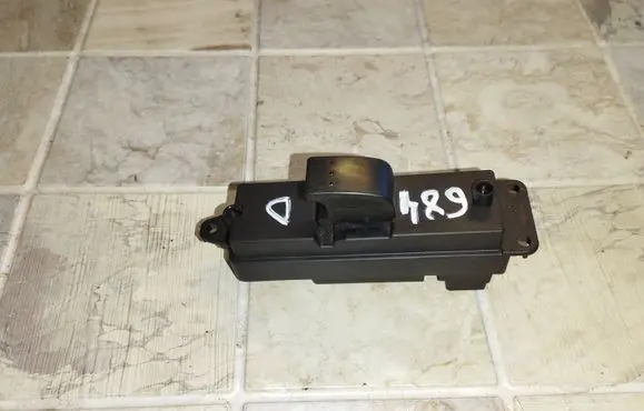 Mazda 3 I Electric window control switch 03123100 BP4K