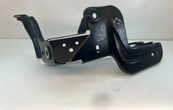 Audi A6 S6 C6 4F Intercooler pipe mounting bracket 4F0145814