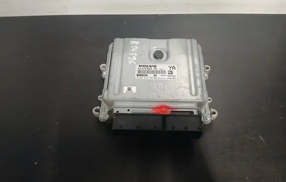 Volvo V70 Engine control unit/module 31272462AA 1039S18372 0281012765