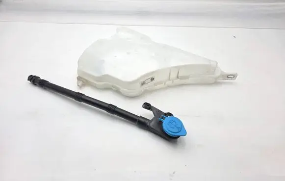 BMW 2 G42 Windshield washer fluid reservoir/tank 61669478352
