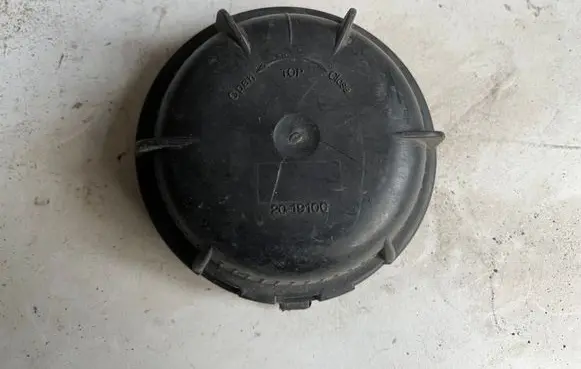 Headlight/headlamp dust cover