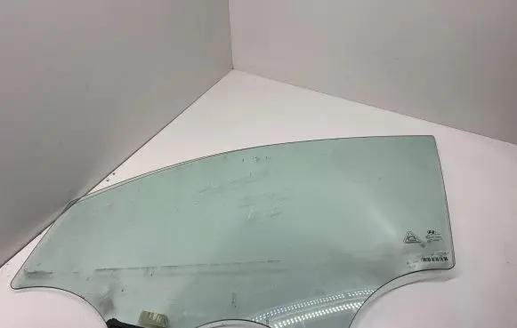 Hyundai Tucson TL Front door window glass four-door 43R00049 E000292 DOT24M25AS2
