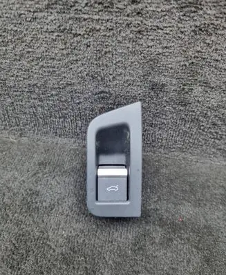 Audi Q7 4M Tailgate opening switch 4M0959831A 4M1959829