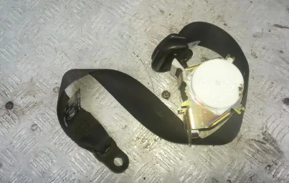 Ford Focus Front seatbelt 33032397g 141204