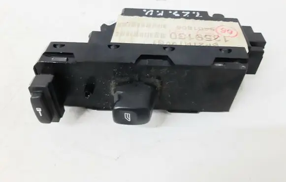 Volvo V70 Electric window control switch 30739981