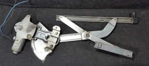 Volkswagen PASSAT B3 Sliding door window regulator with motor