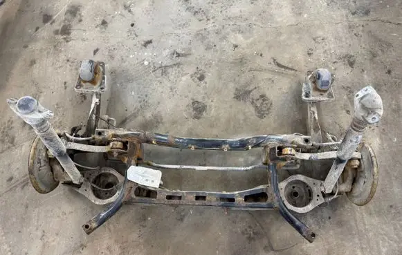 Volkswagen Golf VI Rear axle beam 
