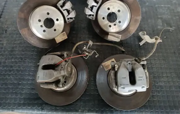 BMW 3 G20 G21 Brake discs and calipers set 