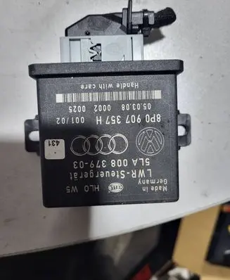 Audi A8 S8 D3 4E Light module LCM 8P0907357H 5LA00837903 5LA00837905