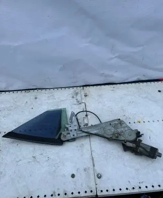 Mercedes-Benz SLK R170 Front door window regulator motor 190483000d
