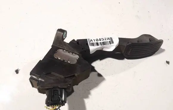 Toyota Avensis T270 Accelerator throttle pedal 7811002022