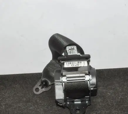 BMW 2 F22 F23 Rear seatbelt 7243309