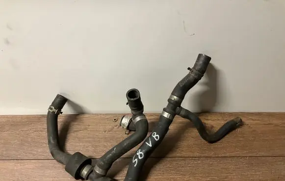Mercedes-Benz E W211 Engine coolant pipe/hose