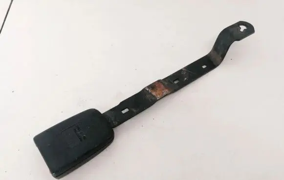 Volkswagen Golf III Front seatbelt buckle 1h0857755