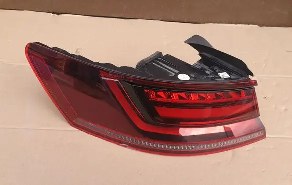 Volkswagen Arteon Rear/tail lights 3G8945207J