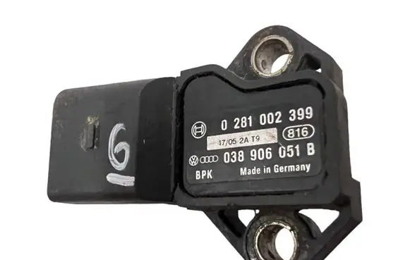Volkswagen Touran I Air pressure sensor 038906051B 0281002399