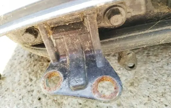 Honda Legend III KA9 Rear door lower hinge