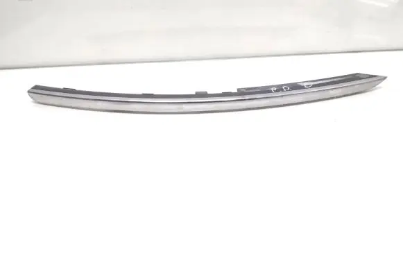Front bumper splitter molding