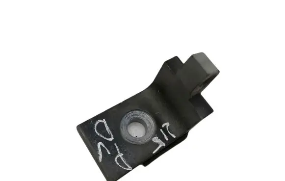 BMW 5 E60 E61 Front door upper hinge 70068074