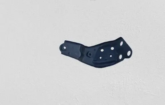 Toyota Avensis T270 Fender mounting bracket 