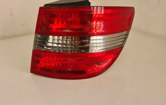 Mercedes-Benz B W245 Rear/tail lights A1698202464