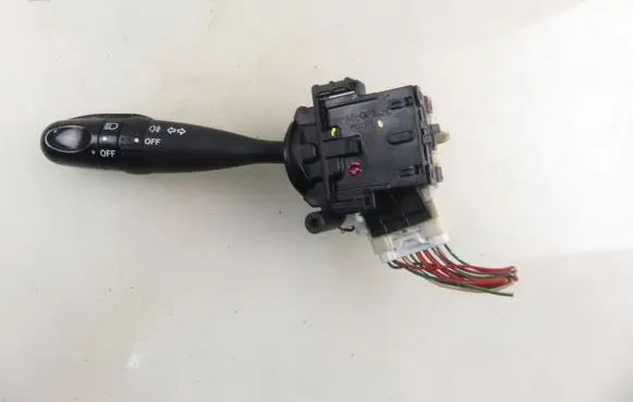 Wiper turn signal indicator stalk/switch