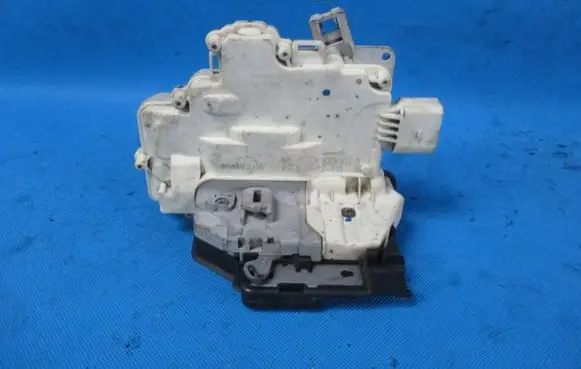 Audi Q7 4L Rear door lock 3C4839016D