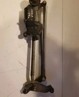 Toyota Sienna XL20 II Front wiper linkage and motor 05110AE010