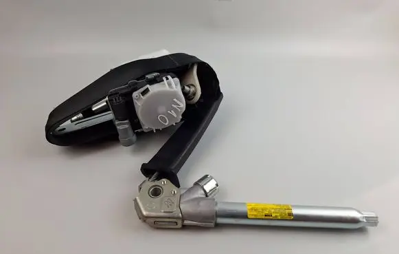 Subaru Forester SK Front seatbelt 7Y1060P 022772