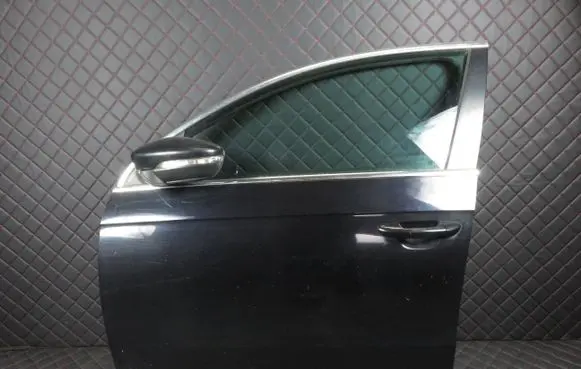 Volkswagen PASSAT B7 Front door