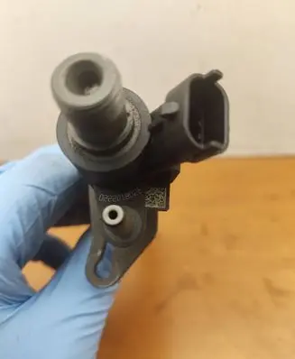 Jaguar XF X250 Fuel injector 9X2Q9K546DB