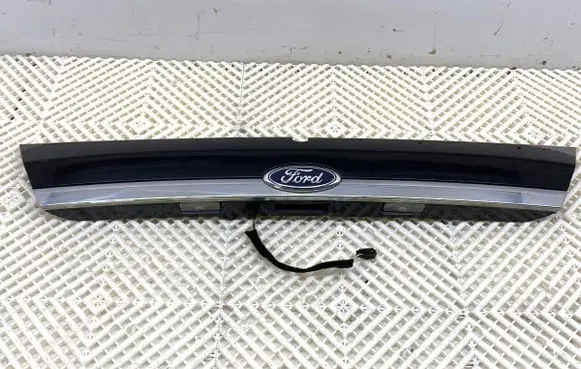 Ford Fiesta Trunk door license plate light bar 8A61A43404