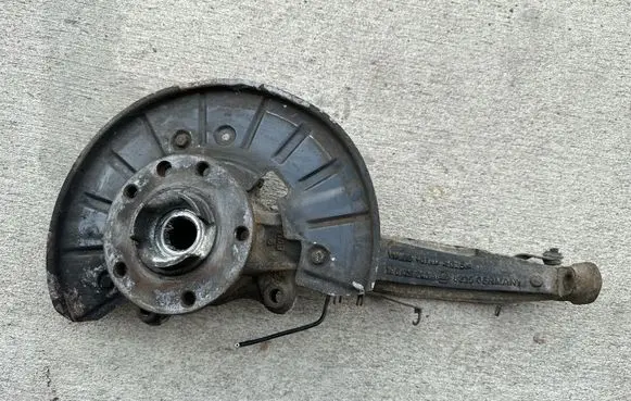 Volkswagen Touareg II Front wheel hub 7P6407246A