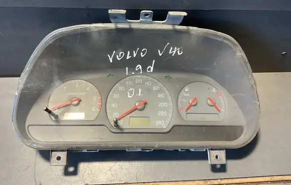 Volvo S40, V40 Speedometer (instrument cluster) 30889704 01W27D TP0244041