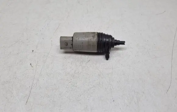 BMW 5 E60 E61 Windscreen/windshield washer pump 6934159 67126934159