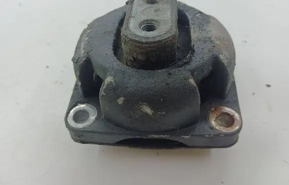 Mercedes-Benz ML W164 Engine mount bracket