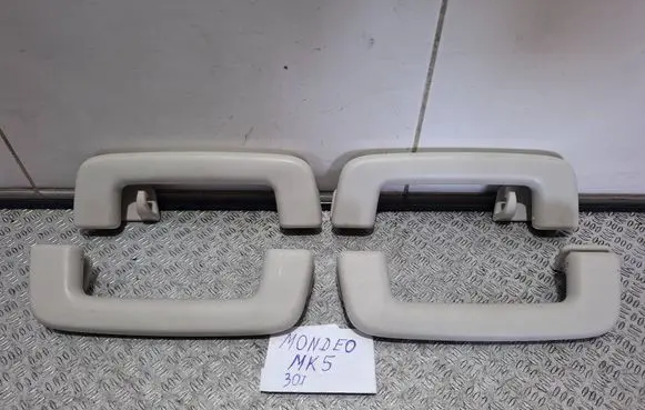 Ford Mondeo MK V A set of handles for the ceiling 