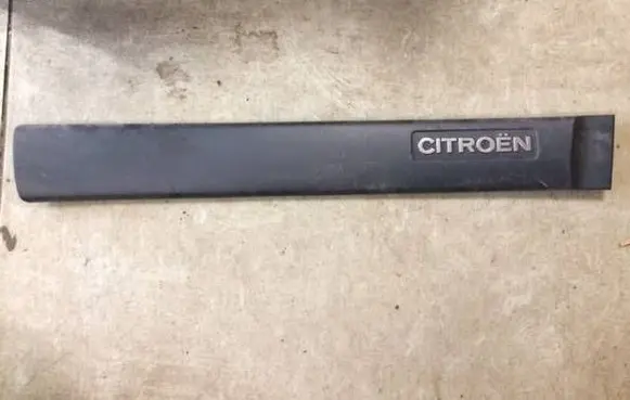 Citroen Berlingo Front door trim (molding) 9619030477