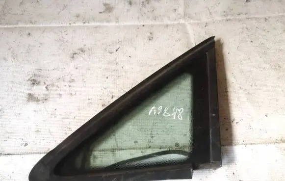 Volkswagen Touran I Front triangle window/glass as2